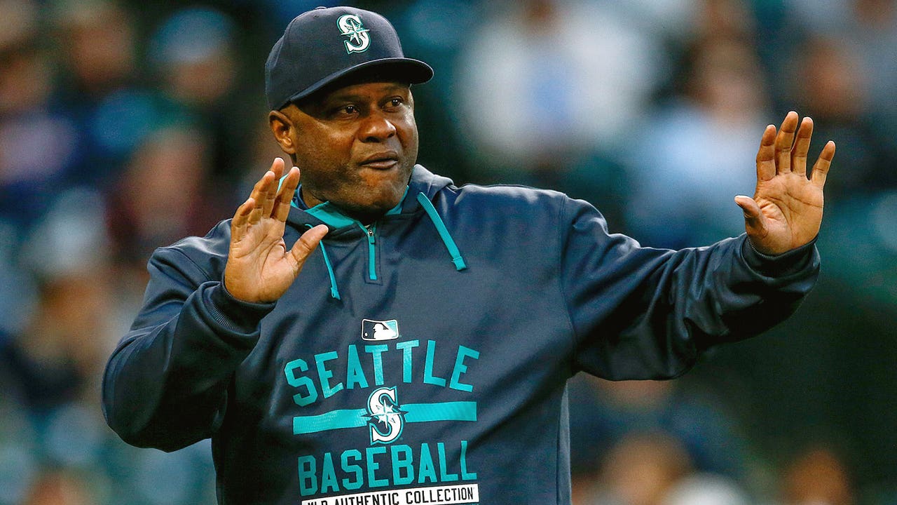 Mariners manager McClendon will not return for 2016 season